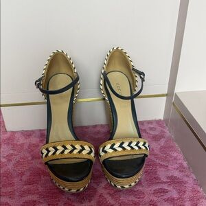 Gucci Women's Black and Tan Espadrille Sandals